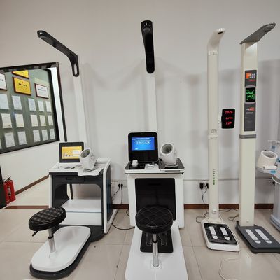 MAX 700*1200*2400mm Touchscreen Telemedicine Kiosk voor aangepaste gezondheidsevaluaties