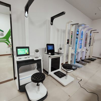 MAX 700*1200*2400mm Touchscreen Telemedicine Kiosk voor aangepaste gezondheidsevaluaties