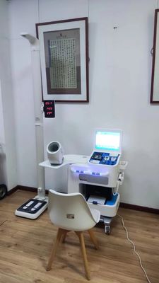 15-inch touchscreen multifunctionele gezondheidskontrole kiosk met BIM-lichaamshoogte-gewichtsschaal