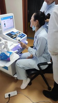 15-inch touchscreen multifunctionele gezondheidskontrole kiosk met BIM-lichaamshoogte-gewichtsschaal