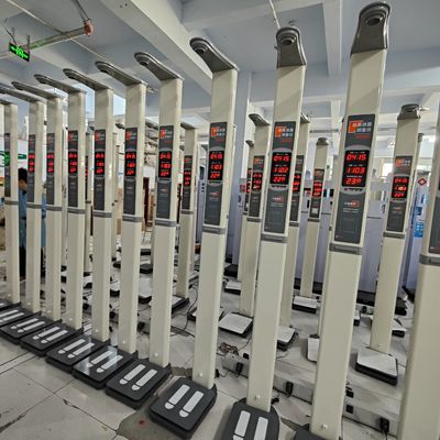 Op maat gemaakte ondersteuning OBM Ultrasone elektrische digitale hoogte- en gewichtsschaal met drukwerk