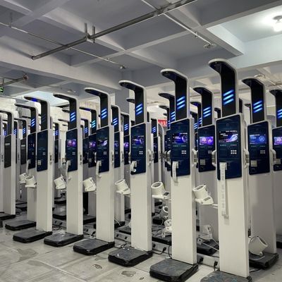 AC100-240v stroomtoevoer Slimme lichaamsanalysator voor nauwkeurige gewicht- en lengtemetingen
