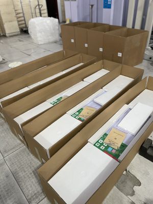 Gepersonaliseerde kleuren-LED-display Munt bediend lichaamsgewicht Hoogte schaal voor apotheek